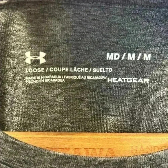 Under Armour Medium Long Sleeve Loose Heat Gear Shirt  Beaver Field Hockey Gym - Picture 5 of 6